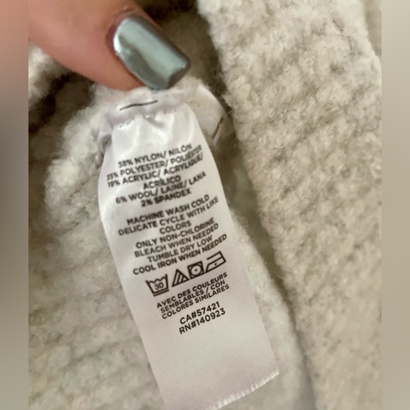 LOFT • V-Neck Sweater - Picture 3 of 3